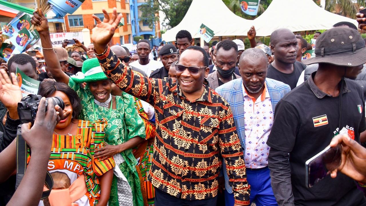 DF Unveils Agenda As Official Campaigns Start